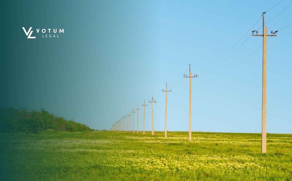 służebność-a-zasiedzenie-1 pole ze slupami energetycznymi