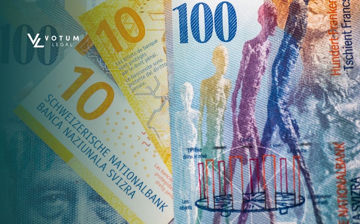 uniewaznienie-kredytu-frankowego-w-2026 Zbliżenie na wielobarwne banknoty franka szwajcarskiego