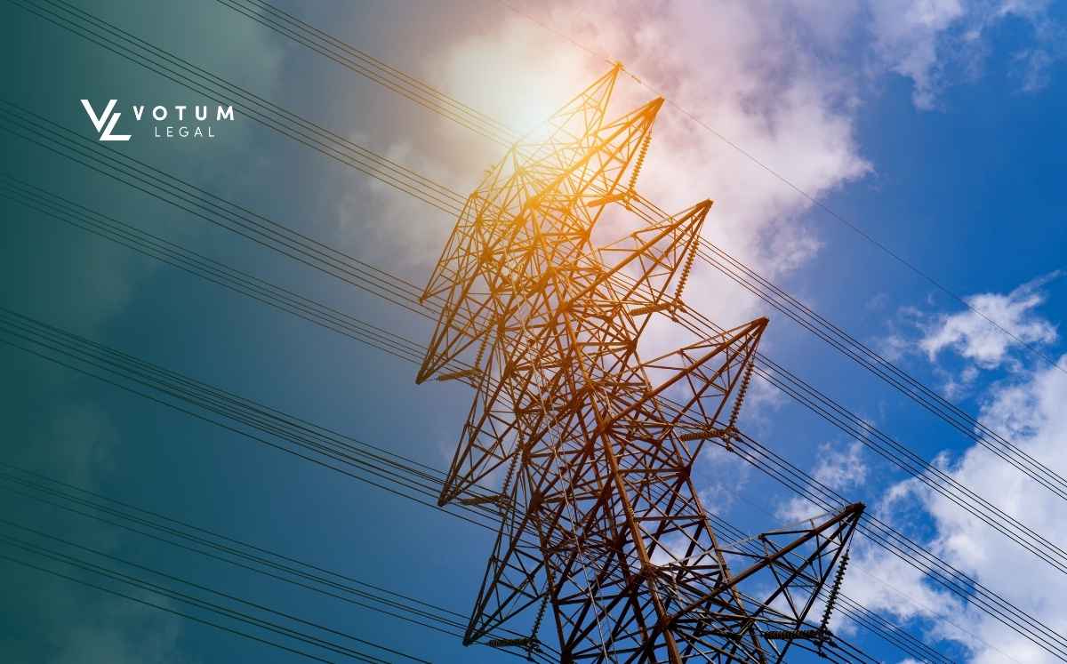 linia energetyczna na tle nieba